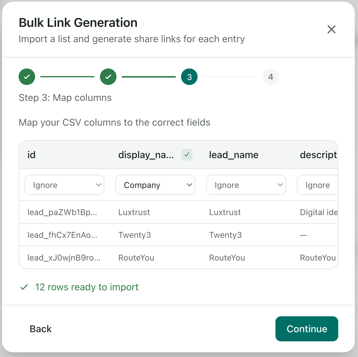 Modale HummingDeck Bulk Link Generation, Passo 3: Mapping delle colonne. L'esempio mostra tre colonne CSV analizzate: id, display_name, lead_name, description. Ogni colonna ha un menu a tendina per mapparla a un campo HD (Ignore, Company, ecc.). La colonna display_name è mappata su Company. Indicatore di stato in fondo: 12 righe pronte per l'import.